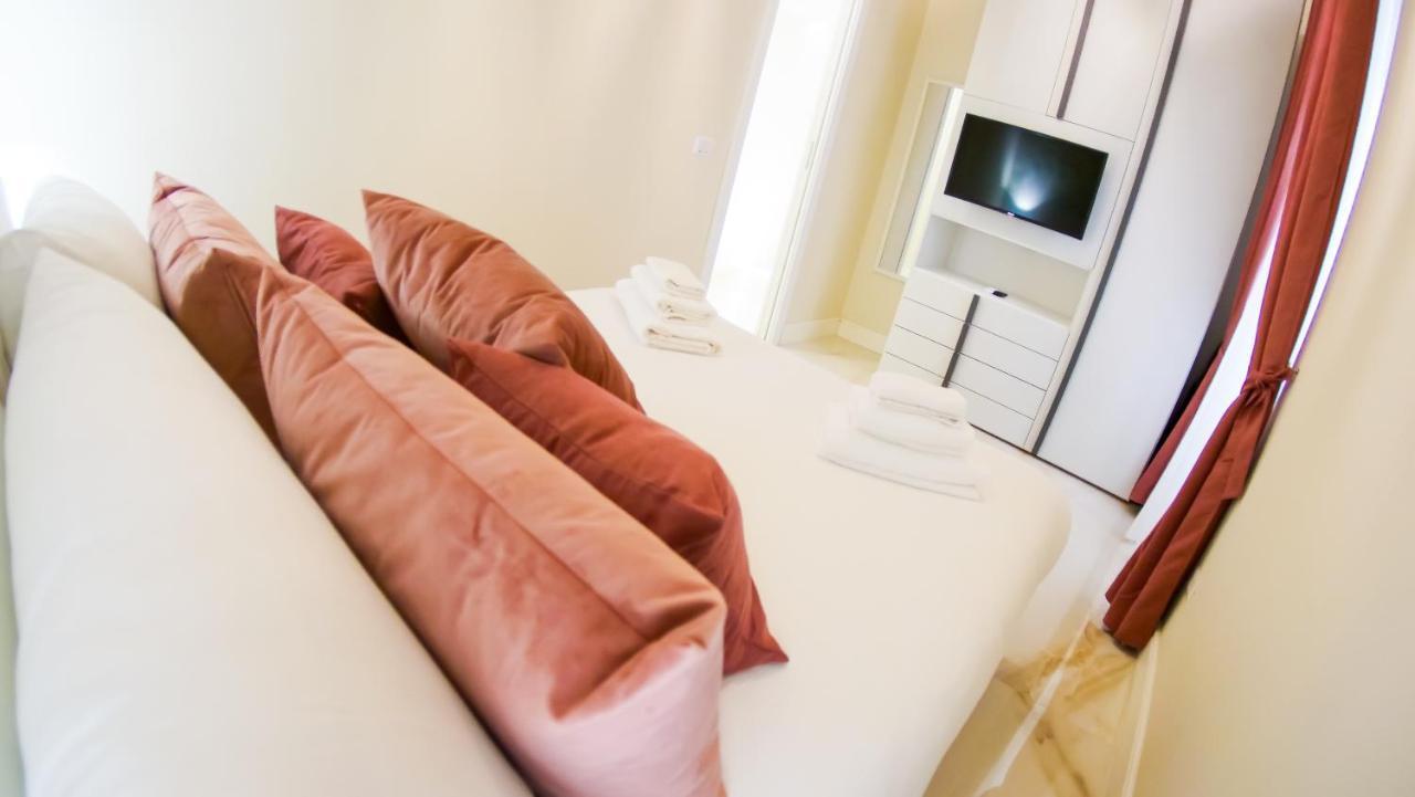 Residenza Rosa Apartment โรม ภายนอก รูปภาพ