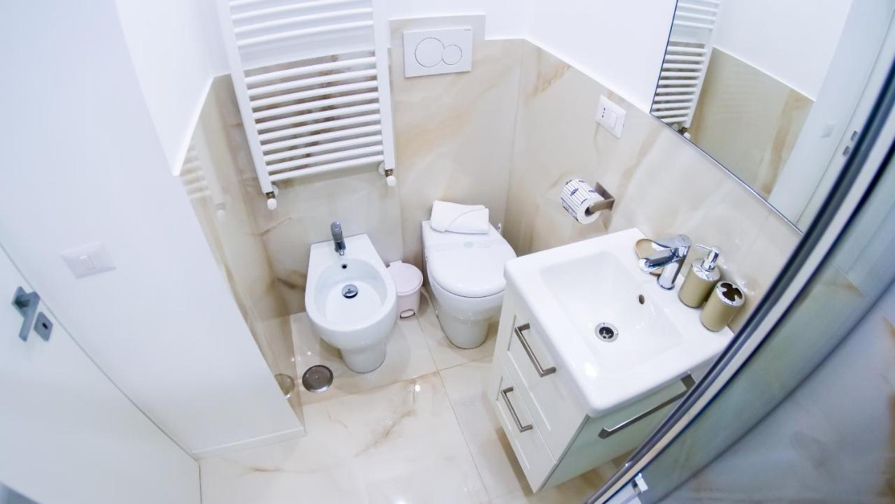 Residenza Rosa Apartment โรม ภายนอก รูปภาพ